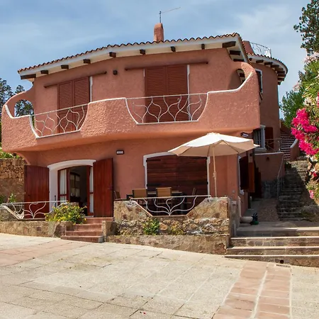 Semesterbostad Prova Oleandri Baja Sardinia