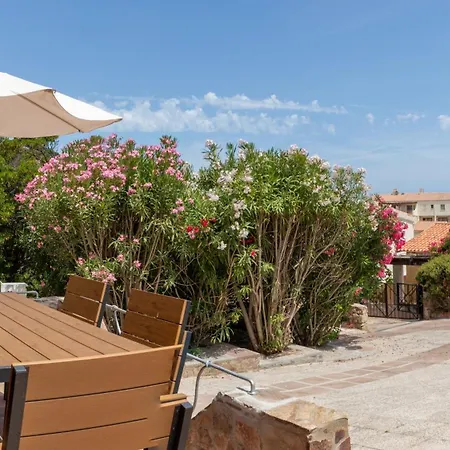 Semesterbostad Prova Oleandri Baja Sardinia